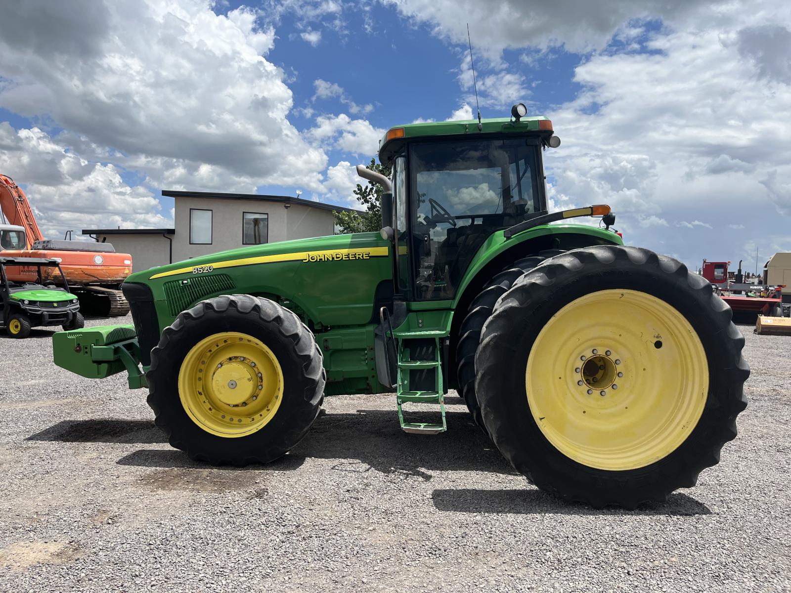 ./imagenes/INVOICE/2019/13516/JOHN DEERE 8520 (5).JPG